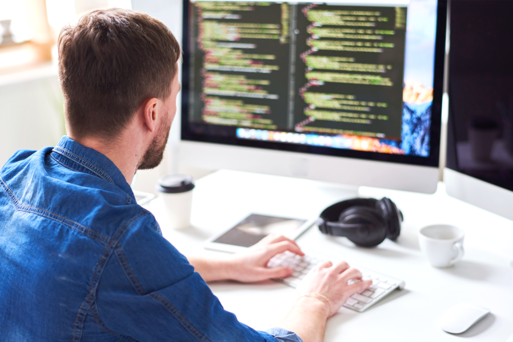Software Refactoring vs. Rewriting: How to Deal With Your Legacy App?
